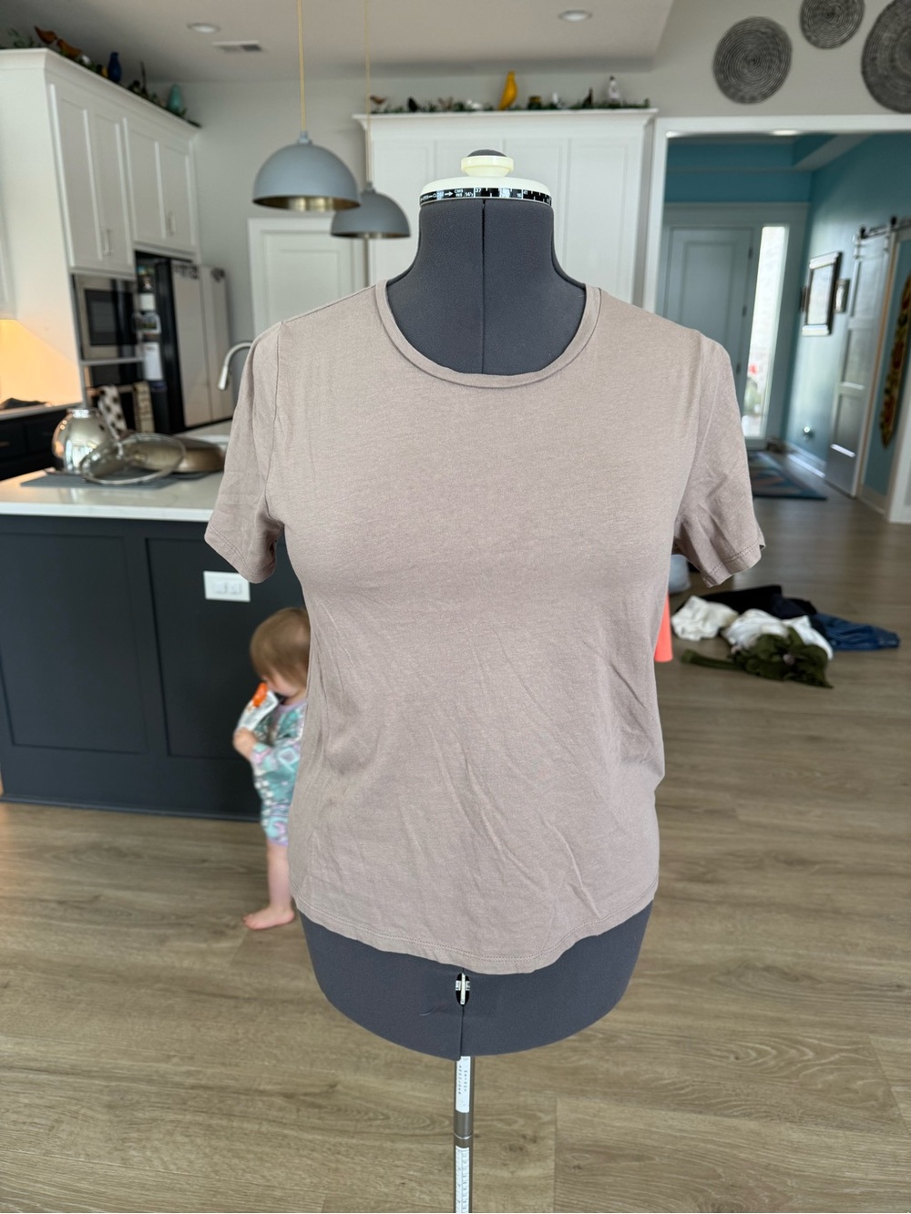 H&M Women's Short-Sleeve Tee in Taupe